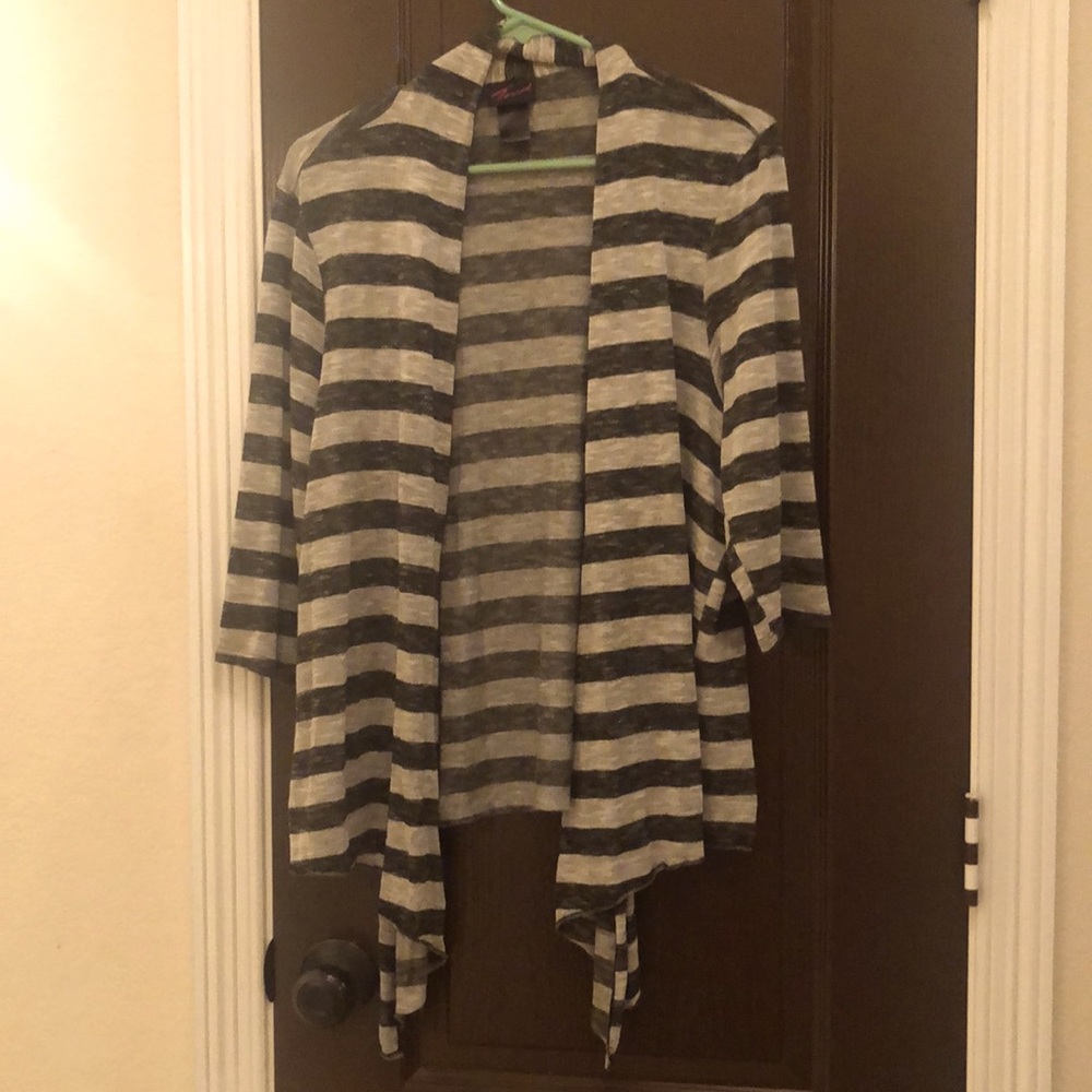 Torrid grey and black kimono